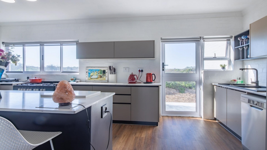 5 Bedroom Property for Sale in Grotto Bay Western Cape